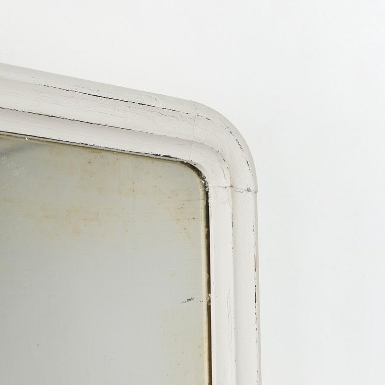 A mirror from circa 1900.
