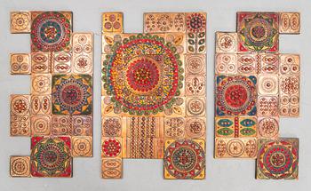 ANITA WANGEL, VÄGGRELIEF, bl a  glaspärlor på kopparplåt, signerad och daterad 1989.