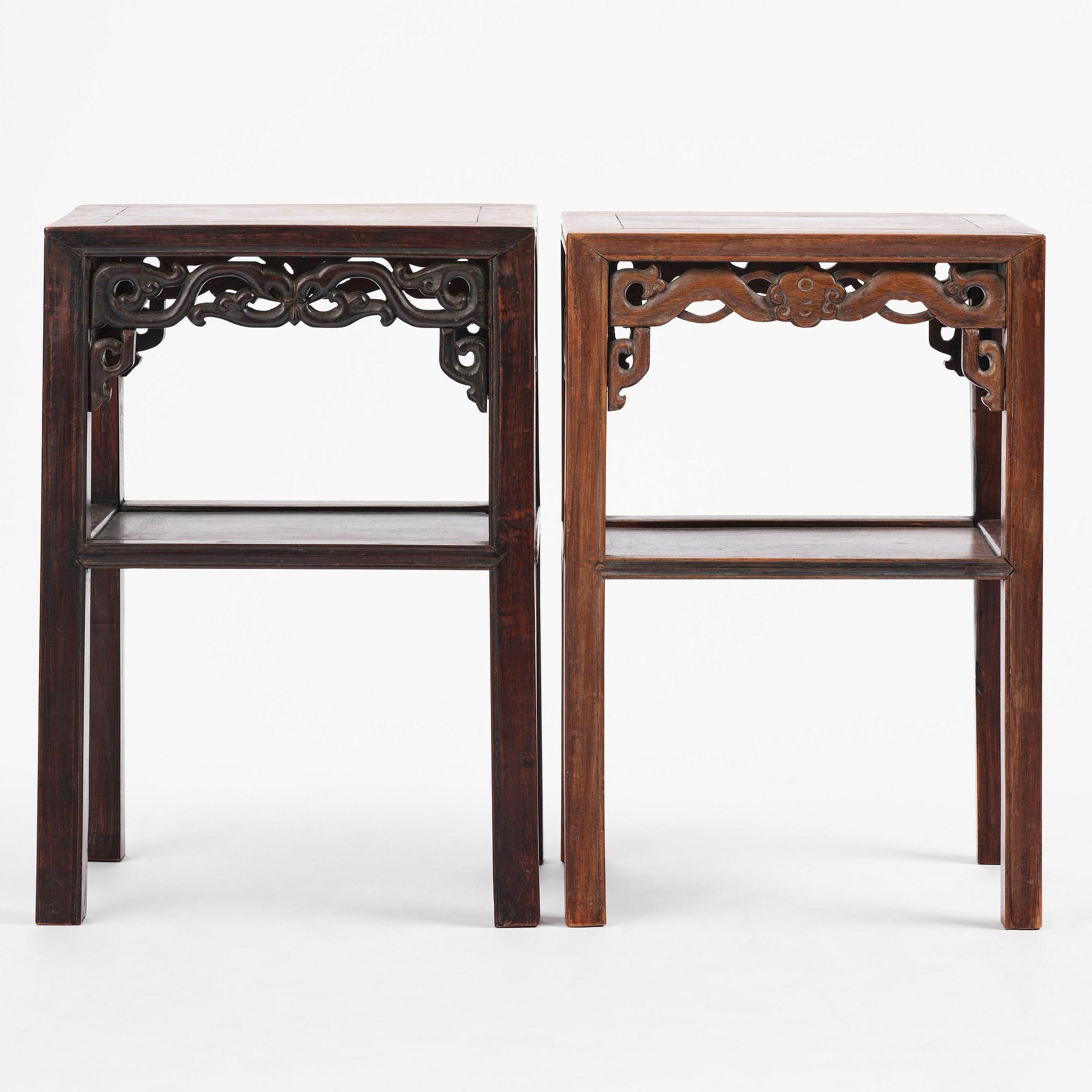 A set of two Chinese hardwood stands/tables, late Qing dynasty.