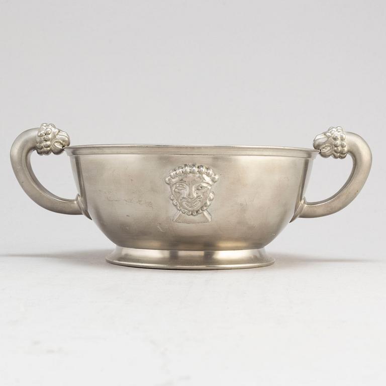 Anna Petrus, skål med hänklar, tenn, Firma Svenskt Tenn, Stockholm 1931.