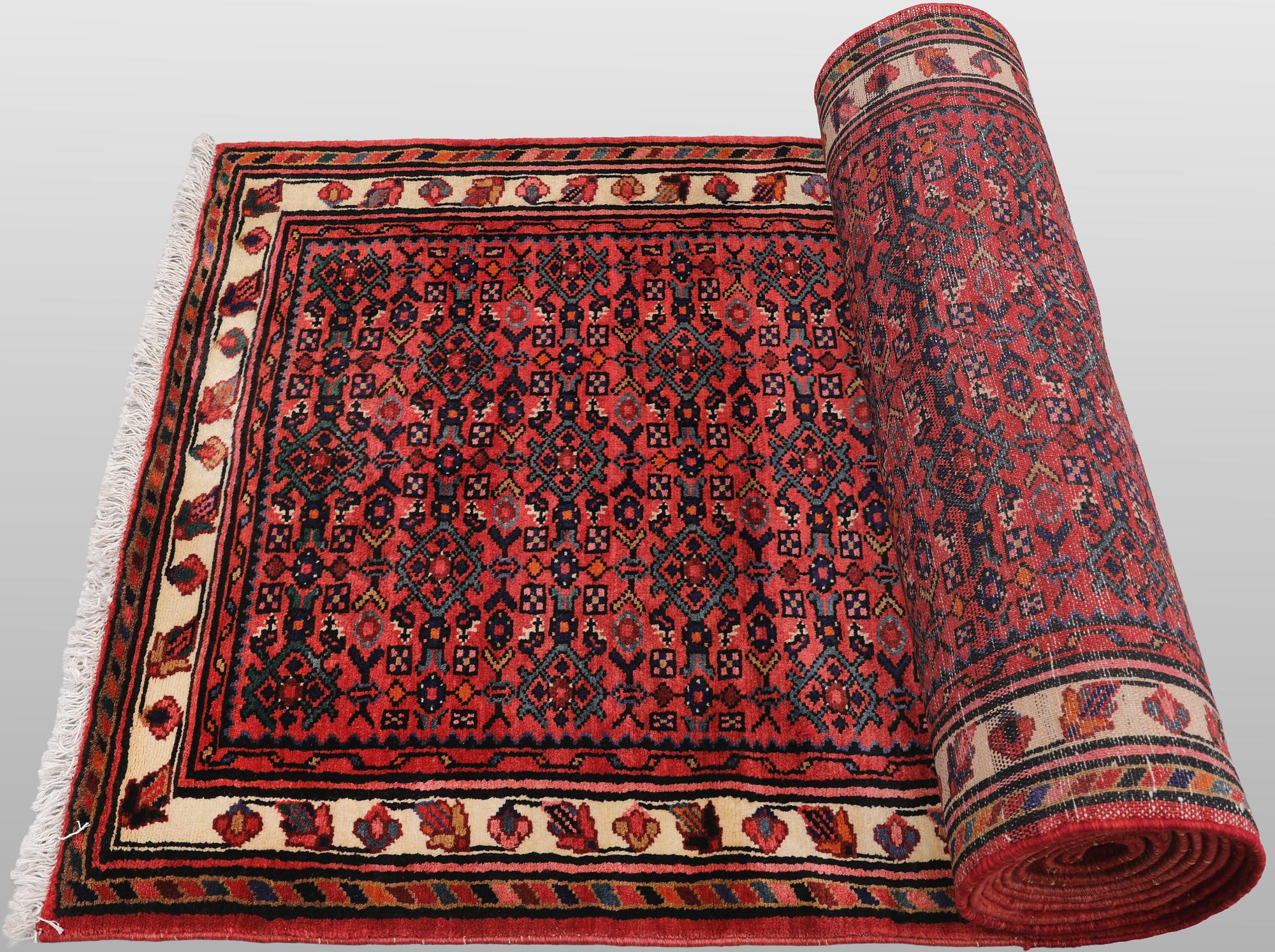 A Hosseinabad runner carpet, 508 x 105 cm.