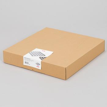 Eero Aarnio, kori, malli EA06 B "CrissCross", Alessi, 2013.