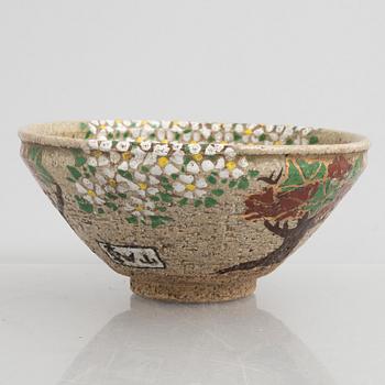 A Japanese stoneware bowl, signed, 20th century.
