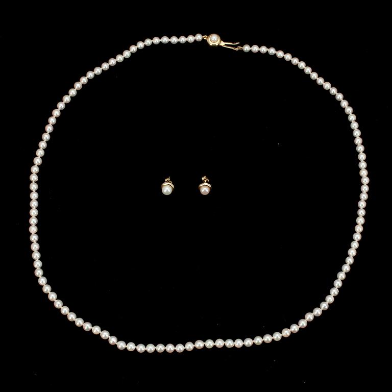 PÄRLCOLLIER samt ÖRHÄNGEN, lås i guld 14K, odlade pärlor, 1900-talets slut.