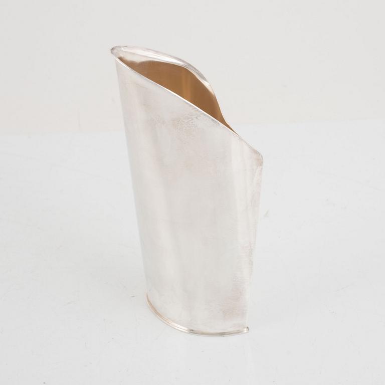 Rolf Lindståhl, a Swedish silver vase, Stockholm 1988.