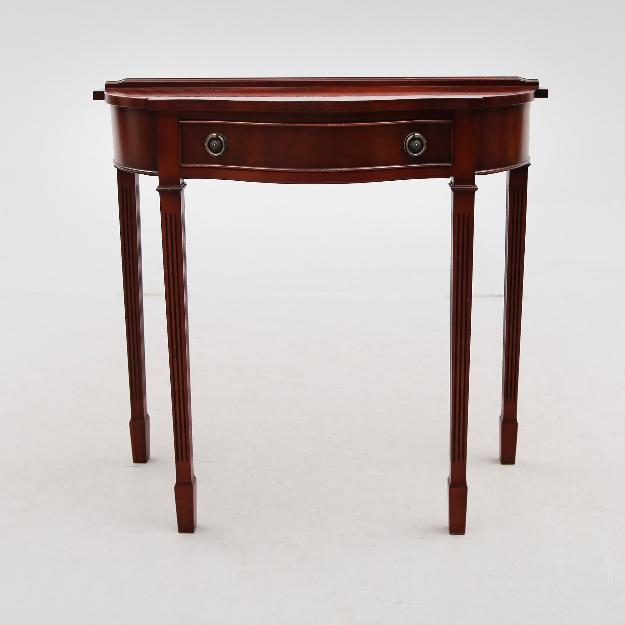VÄGGBORD, Regencystil, England, 1900-talets andra hälft.