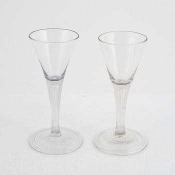 Spetsglas, ett par, glas. Sverige 1700-tal.