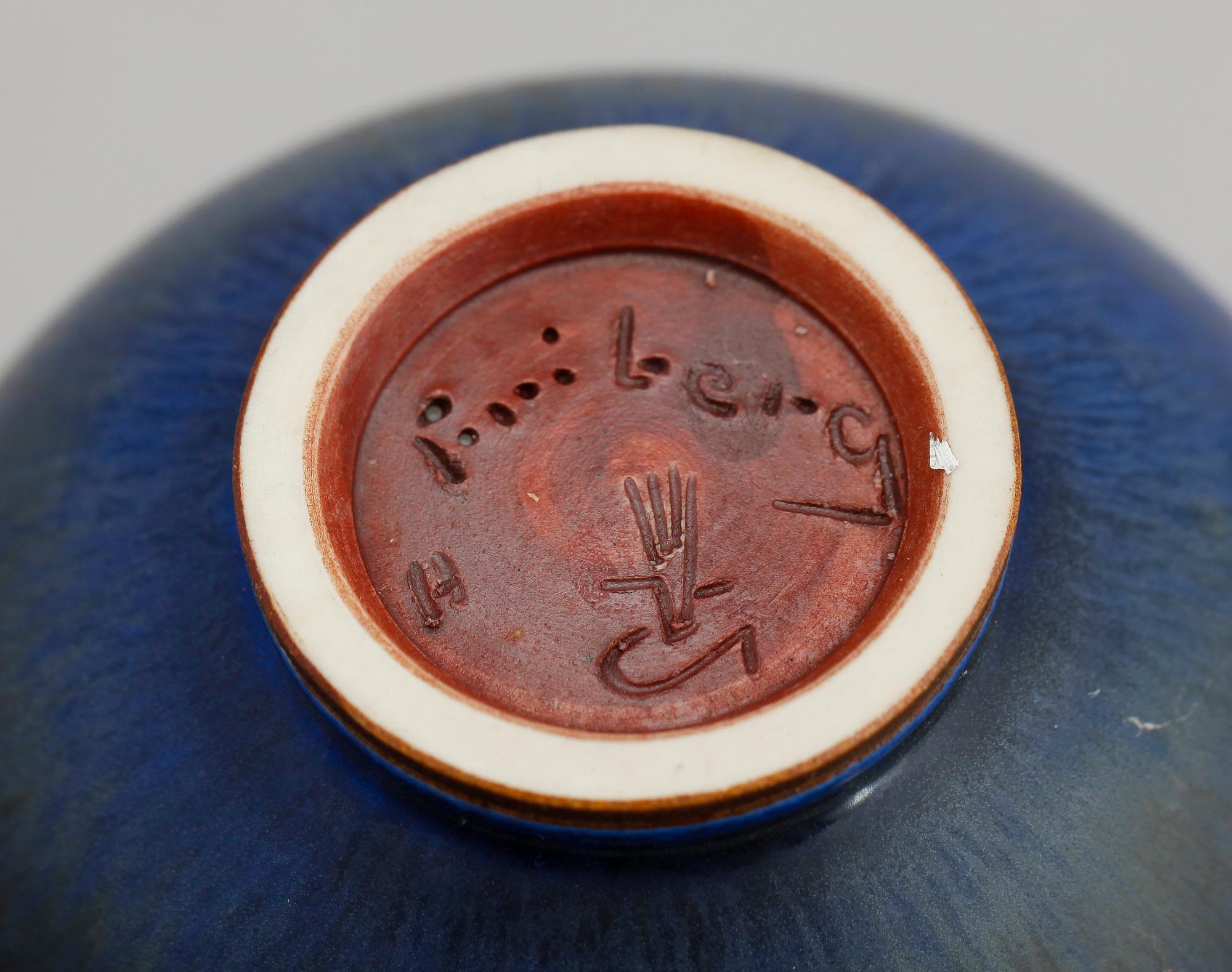 VAS, stengods, Berndt Friberg, Gustavsbergs studio, sign.