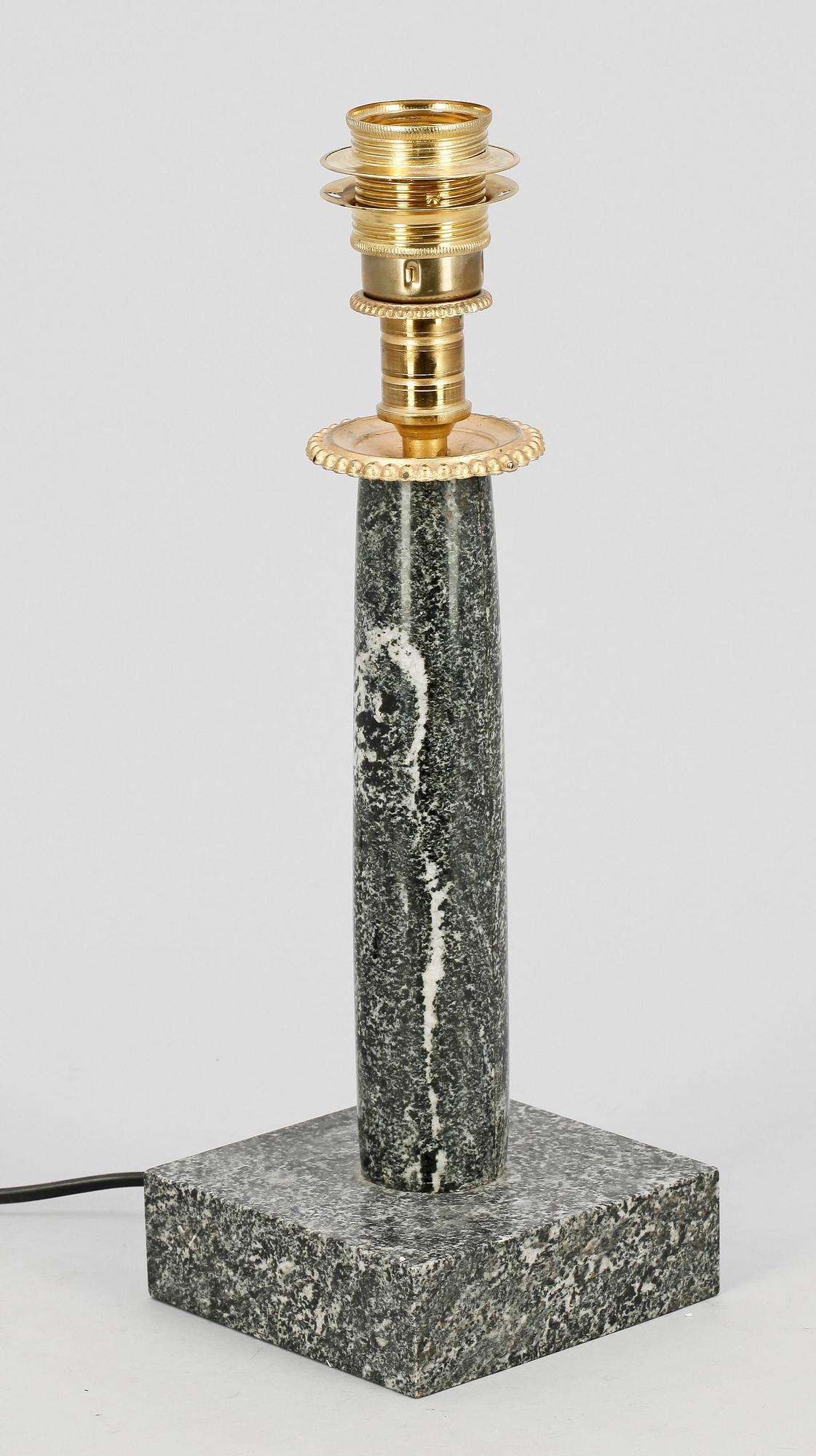 BORDSLAMPA, kolmårdsmarmor, 1900-talets början.
