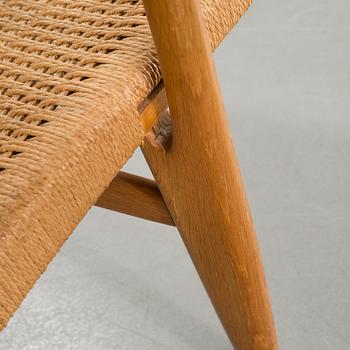 HANS J WEGNER, a lounge chair, model "CH-25", for Carl Hansen & Son in Denmark, second half of the 20th century.