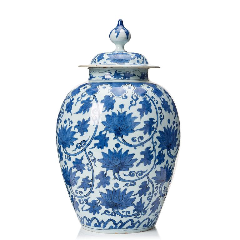 A Delft faiance jar, 18th Century.