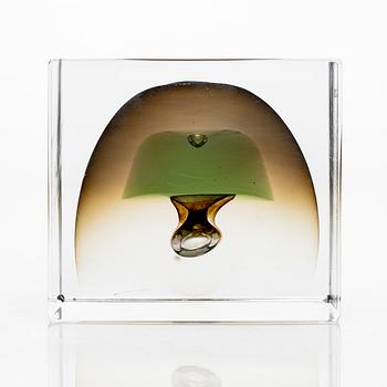 Oiva Toikka, An annual cube, signed Oiva Toikka Nuutajärvi 1983 and numbered 300/2000.