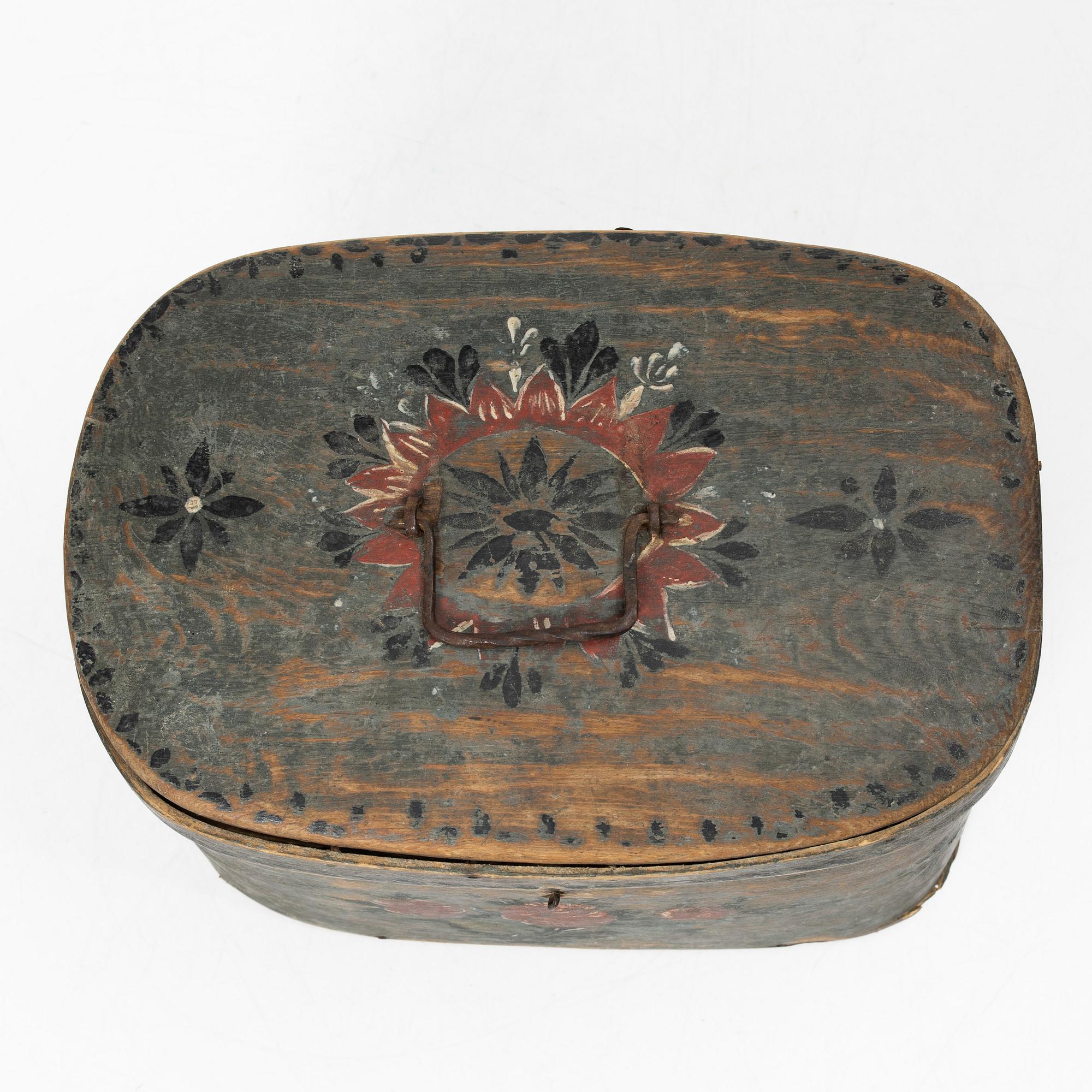 Box, folk art, 19th century.