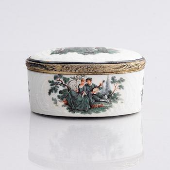 Box, porcelain, Meissen style, probably Germany 19th century.