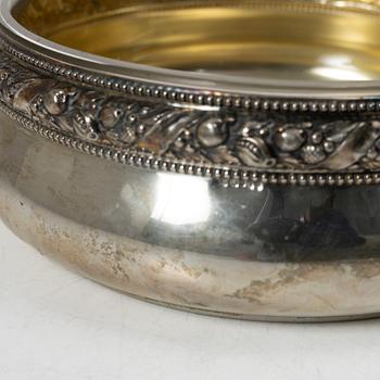 A silver and glass coaster, Samuel Pettersson, Norrköping, 1918.