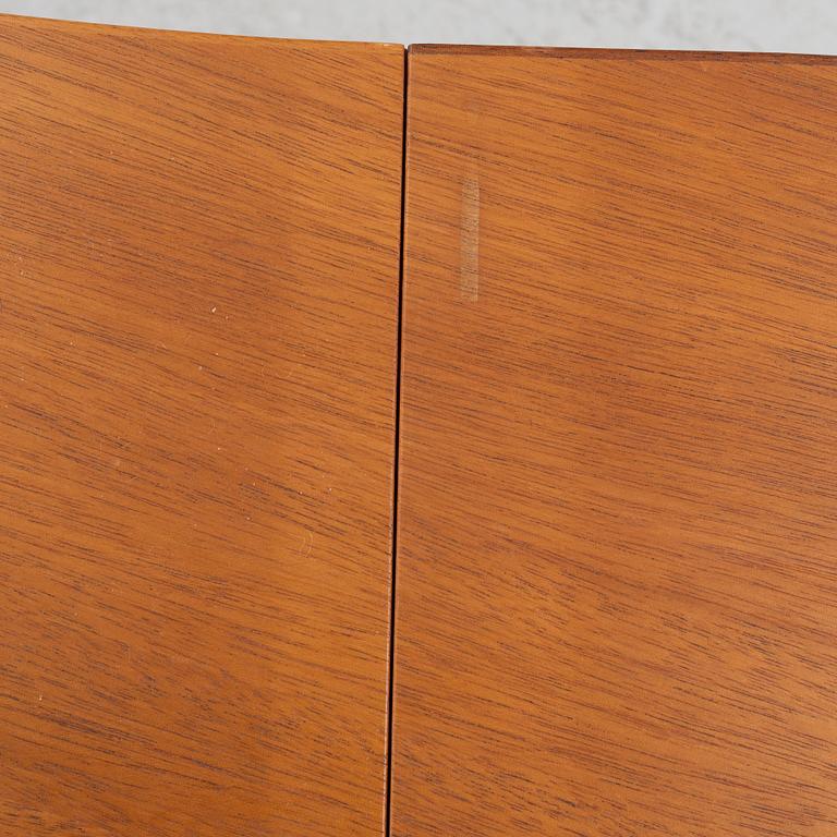 Josef Frank, drop-leaf table, model 1333, Svenskt Tenn.