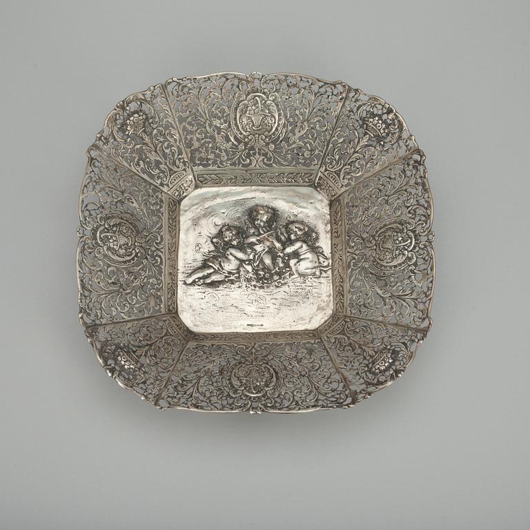 SKÅL, silver, Erik Kaarnesalo, Helsingfors 1965. Vikt 678 g.