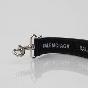 Balenciaga, Axelrem.