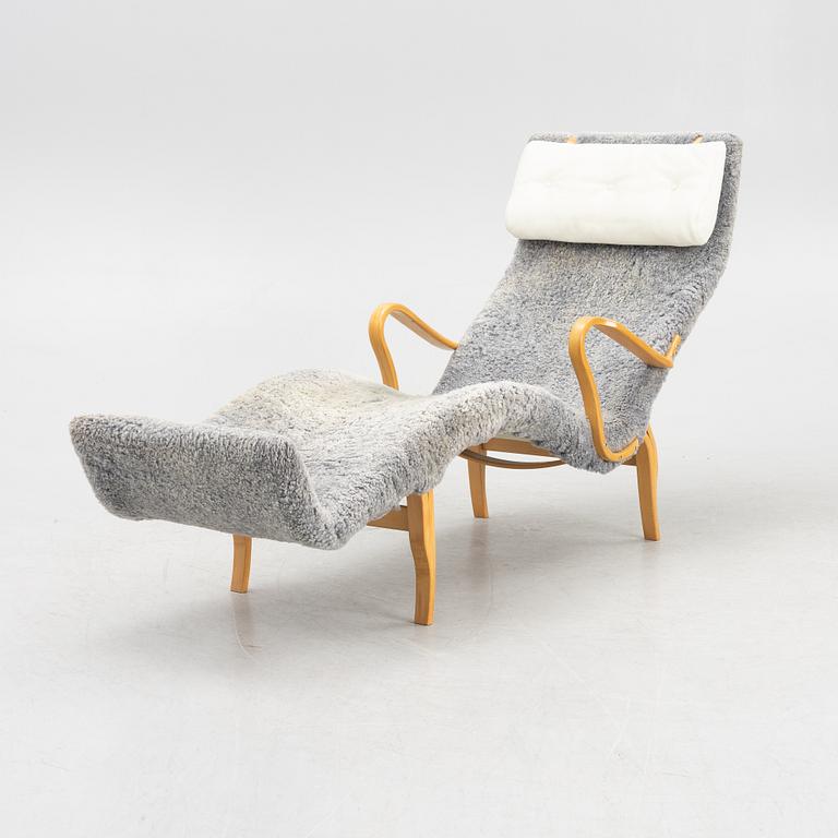 Bruno Mathsson, liggfåtölj, "Pernilla 3", Dux, 1900-talets andra hälft.