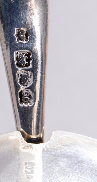 SENAPSKANNA, silver, Petter Adolf Sjöberg (1798-1833), Stockholm 1825. SKED, silver, London 1902. Tot. vikt 102 g.