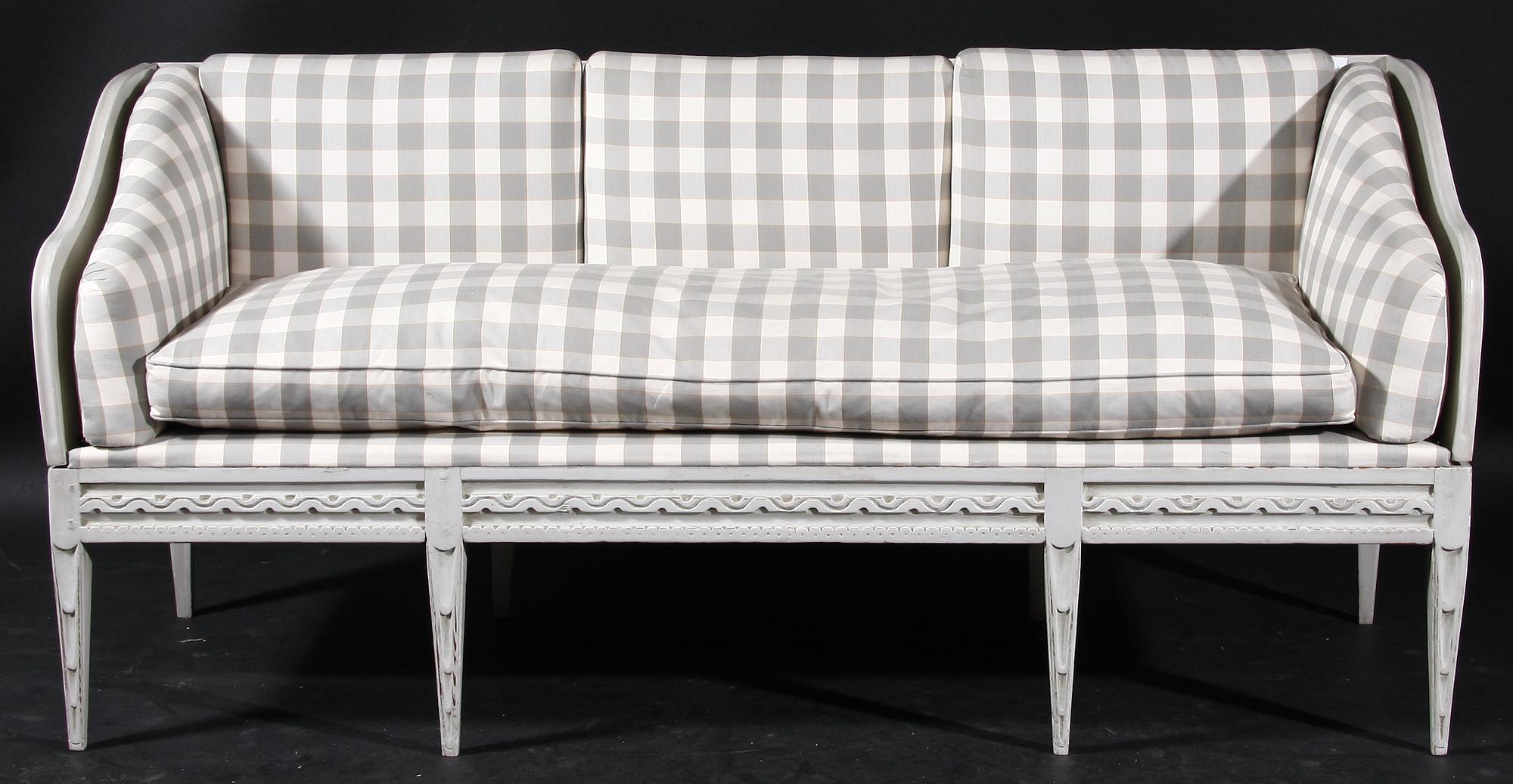 TRÅGSOFFA, gustavianskt provinsarbete, 1800-talets början.