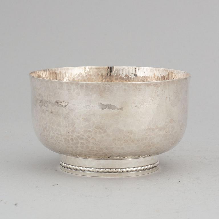 A silver bowl, Inger Råström, GAB, Eskilstuna 1996.