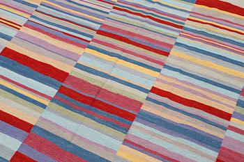 Rug, flat weave, 290 x 140 cm.