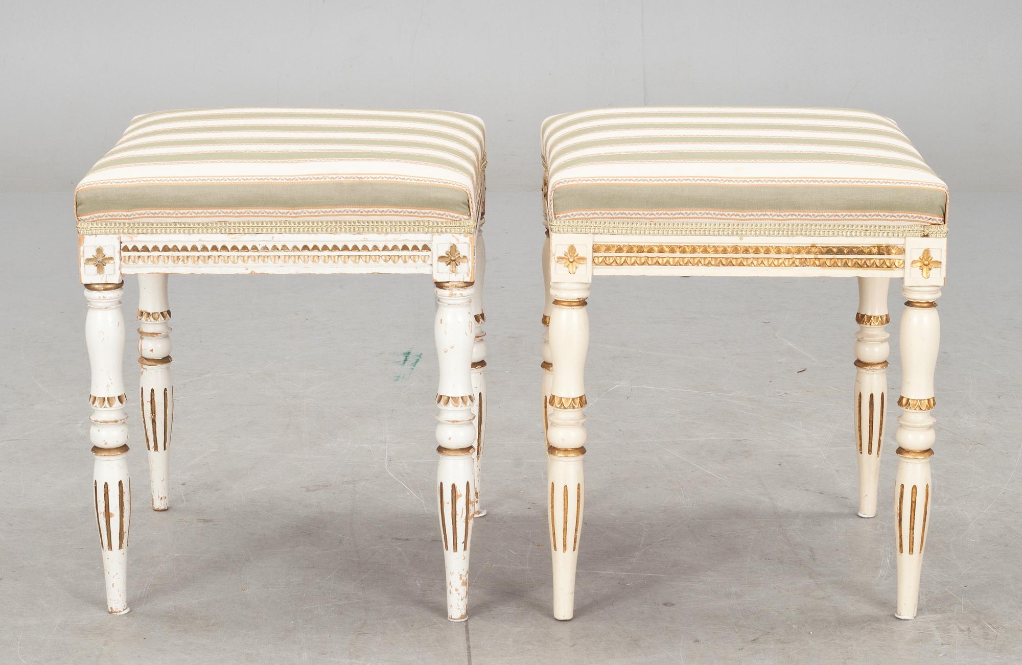 TABURETTER, ett par. Gustaviansk stil. 1900-talets början.