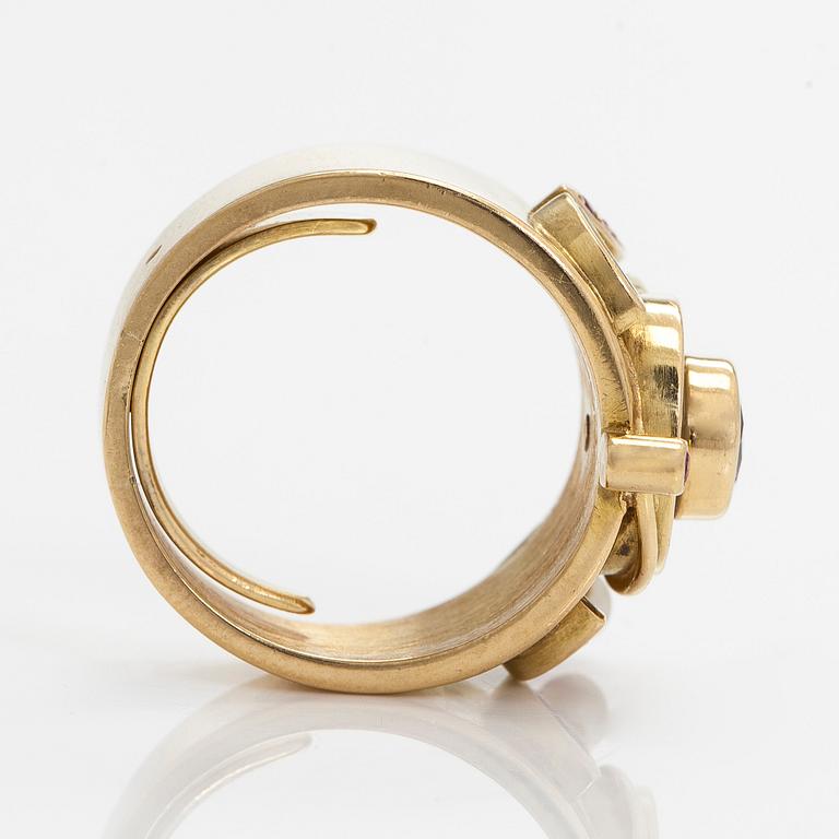 Ring, briljantslipad diamant, fasettslipade rubiner, opaler, pärla, 18K guld.