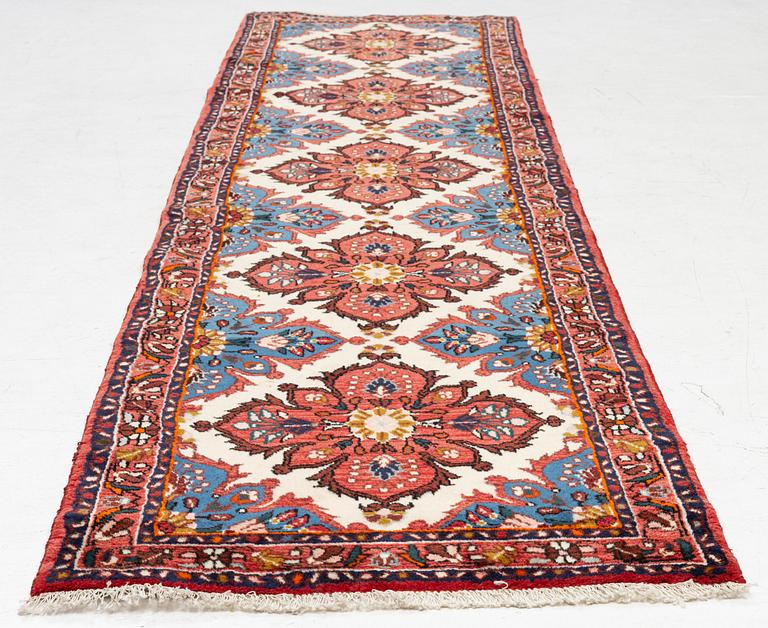 Gallerimatta, Täbris, ca 300 x 79 cm.