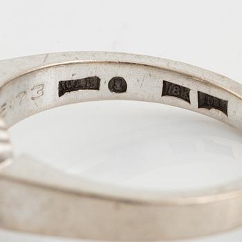 Ring WA Bolin 18K vitguld med en rund briljantslipad diamant.