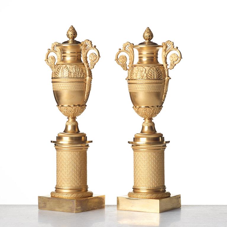 CASOLETTER, för ett ljus, ett par, Frankrike, 1800-talets början, empire.