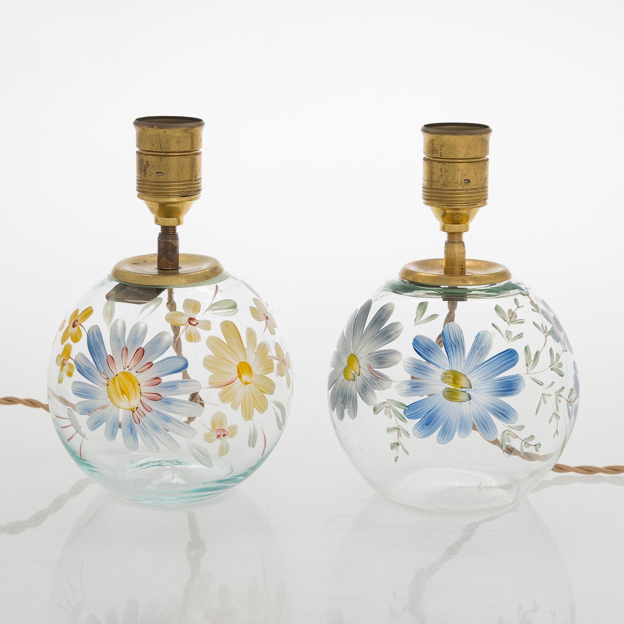 Paavo Tynell, bordslampor, 2 st Taito och Köklax Glasbruk, 1940-tal.