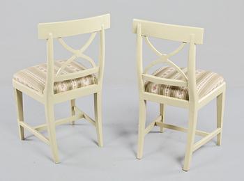 STOLAR, ett par, sk Bellmanstolar, 1800-talets första hälft.