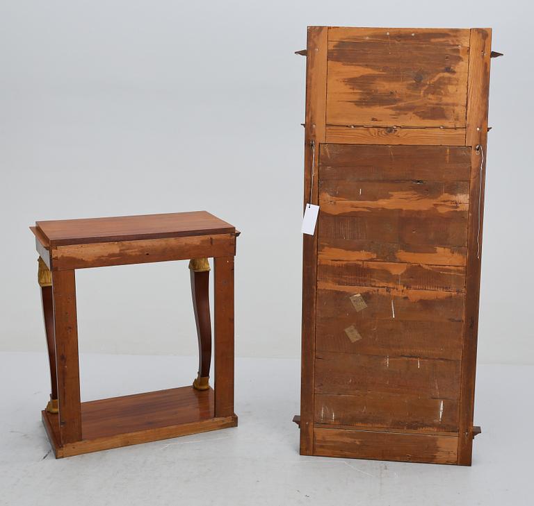 SPEGEL samt KONSOLBORD, Karl Johanstil, omkring sekelskiftet 1800/1900.