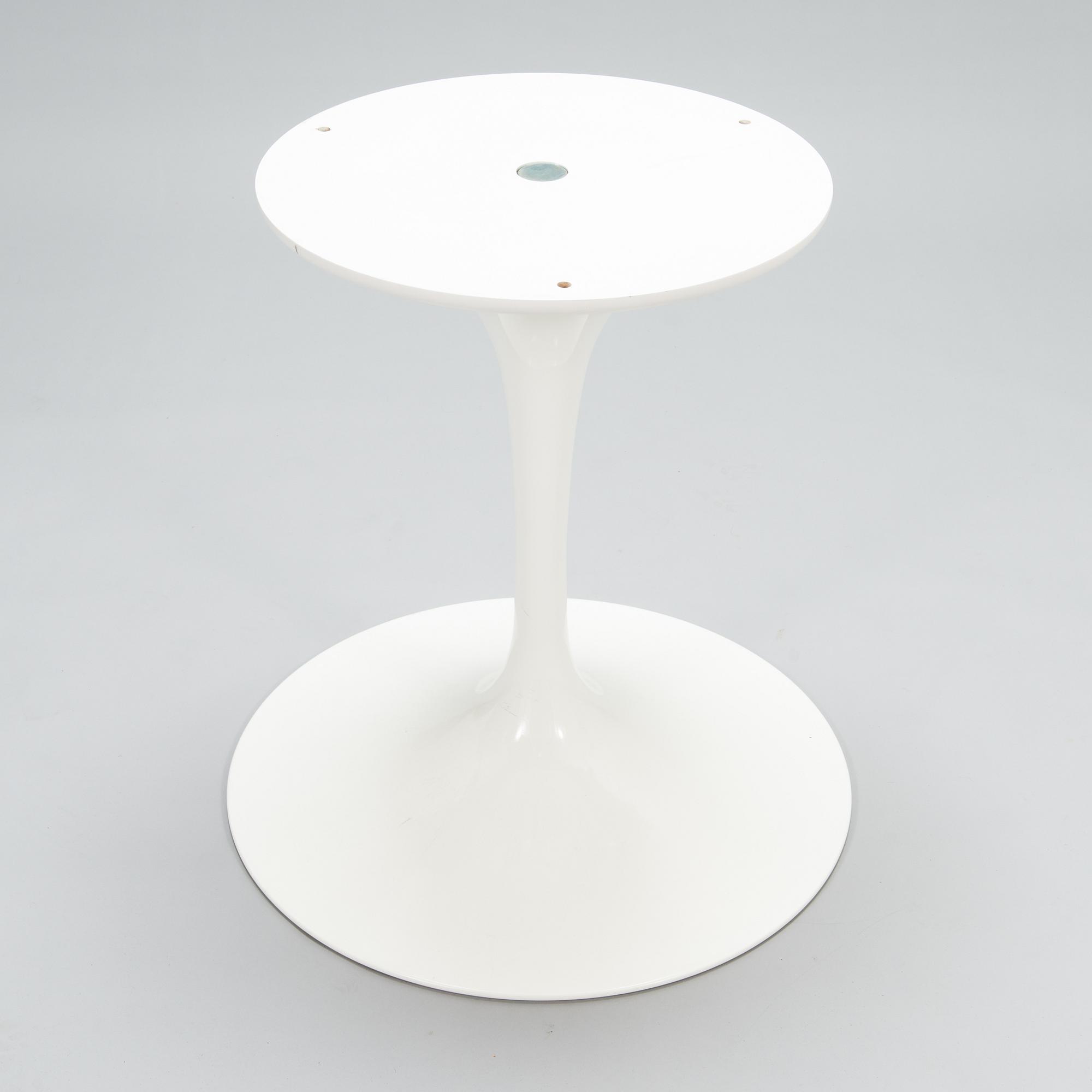 EERO SAARINEN, a 'Tulip' dining table for Knoll International.