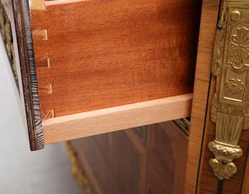 BYRÅ, gustaviansk stil, 1900-talets andra hälft.