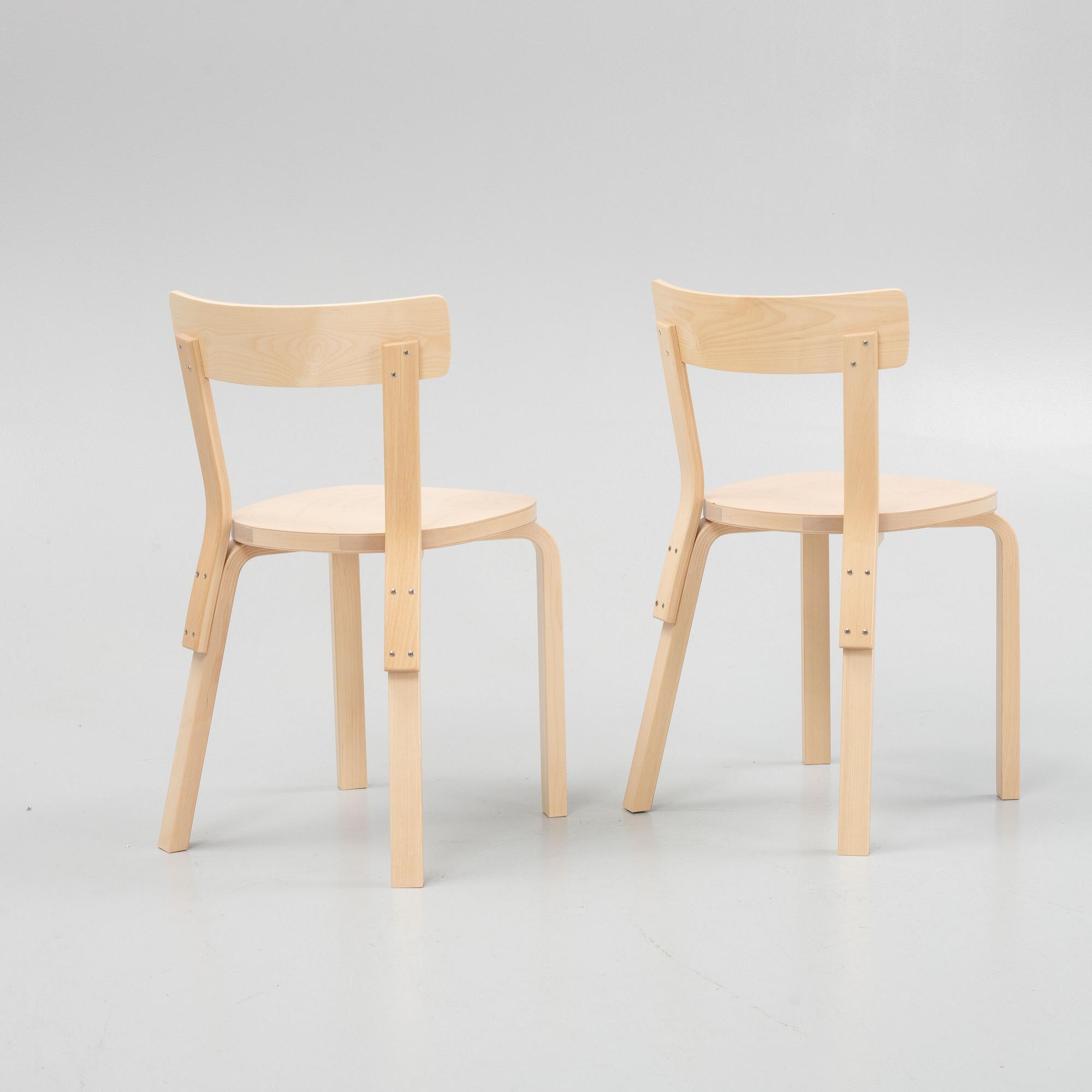 Alvar Aalto, stolar, ett par, modell 69, Artek, Finland, 2021.