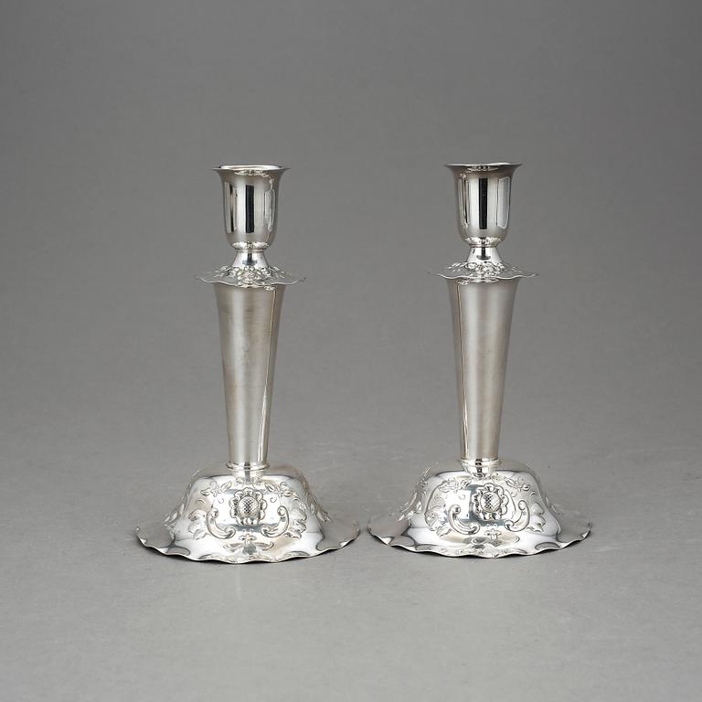 LJUSSTAKAR, ett par, silver. GAB, Stockholm, 1947. Vikt  210 g.