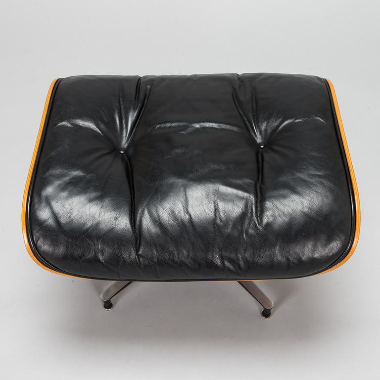 Charles och Ray Eames, fåtölj och fotpall, "Lounge chair" för Herman Miller 1960-tal.