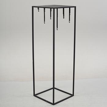 An 'Atelier Floor Hanger' by Alexander Lervik for Design House Stockholm, 2020.