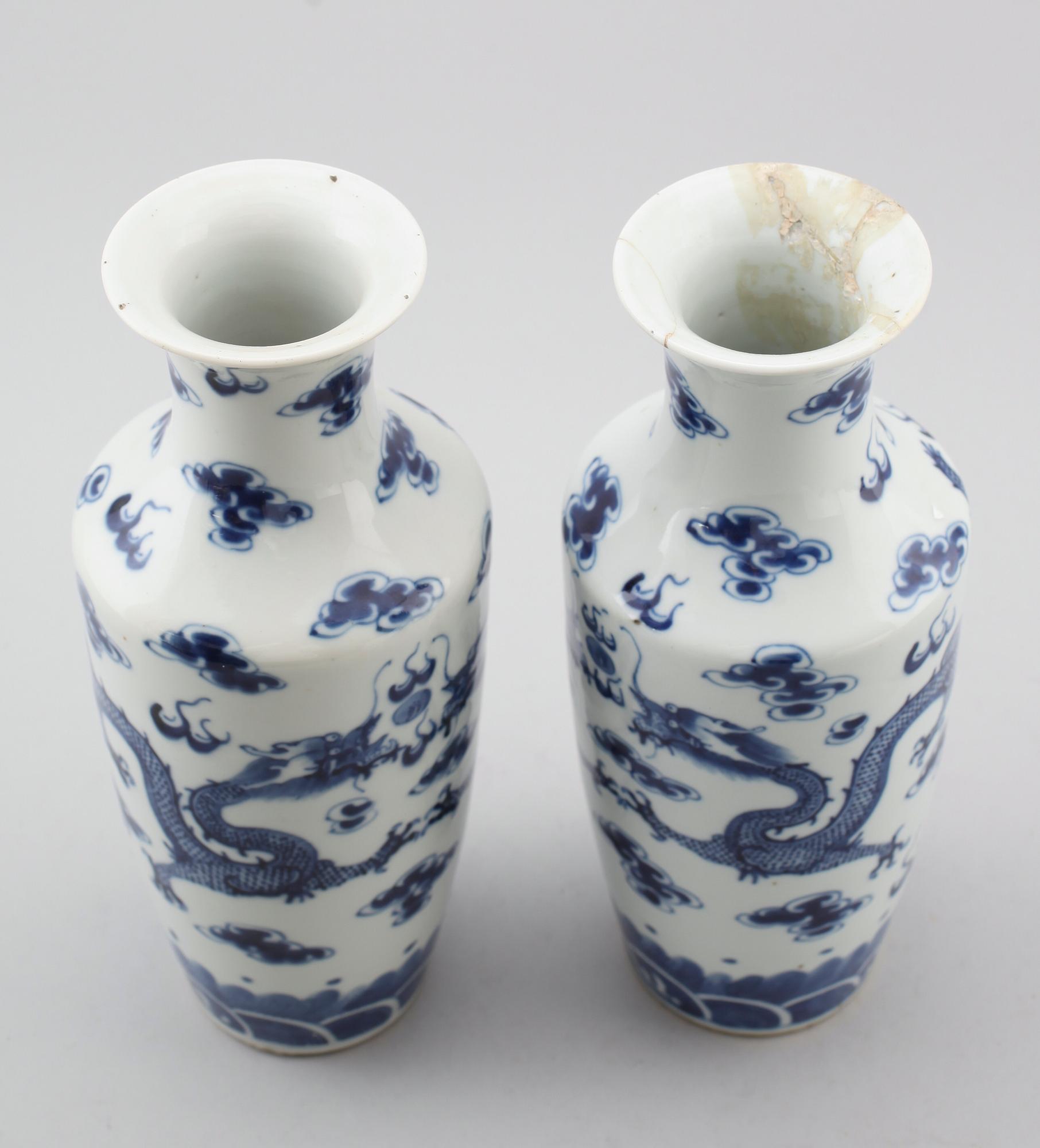 VASER, 1 par, porslin, Kina, 1700-/1800-tal.