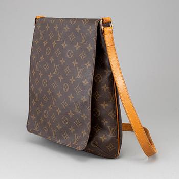 LOUIS VUITTON, a monogram canvas 'Musette' bag.