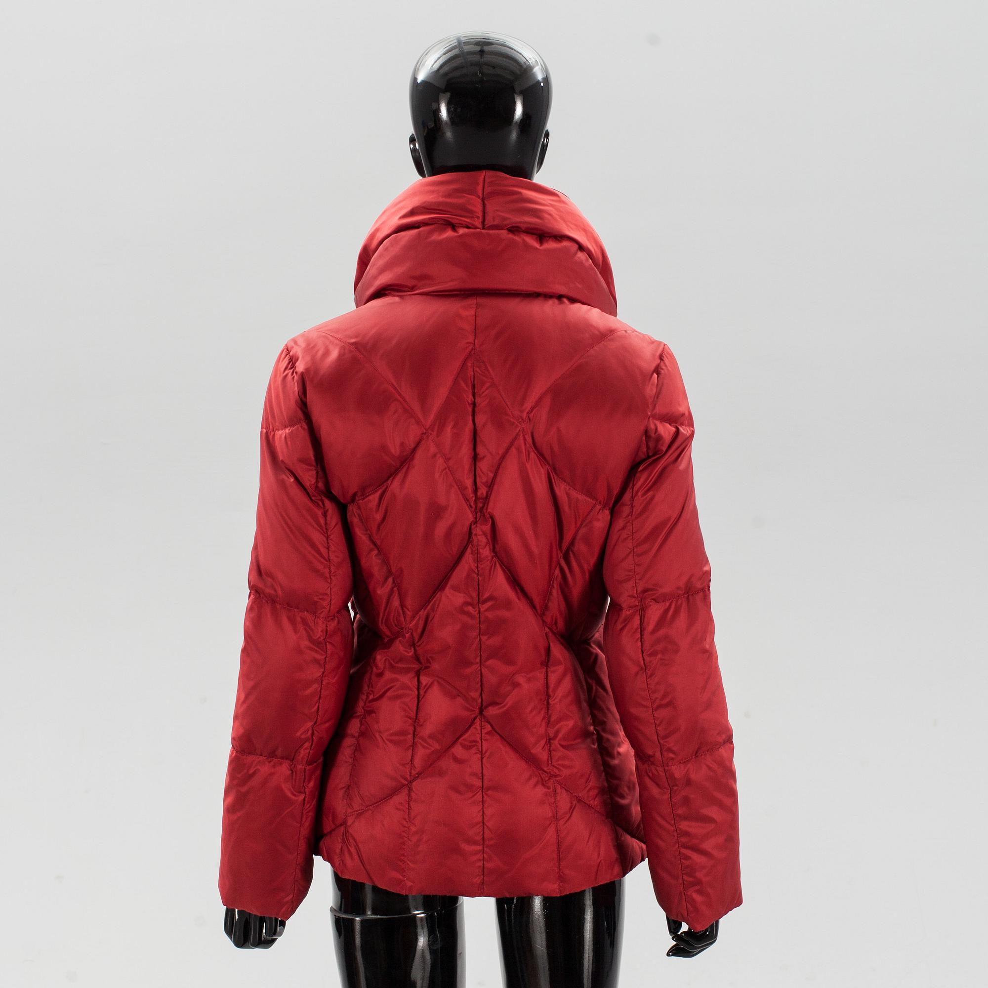 JACKA, Max Mara.
