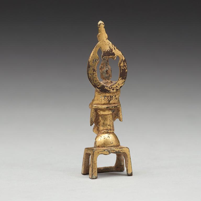 Buddha, förgylld brons. Troligen Tang dynastin (618-907).