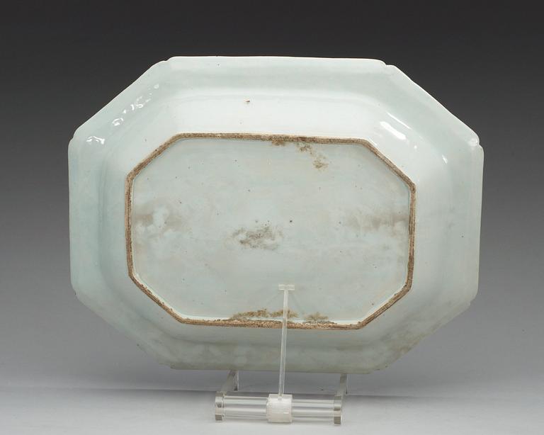A  blue and white tureen with cover and saucer, Qing dynasty, Qianlong (1736-95).