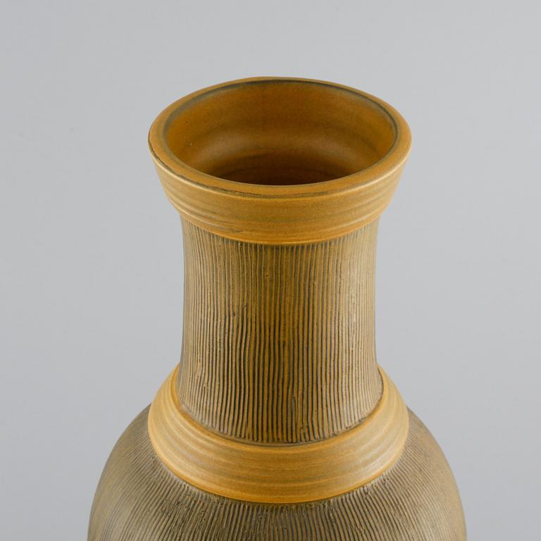 IRMA YOURSTONE, vas, keramik, Upsala-Ekeby, 1900-talets andra hälft.