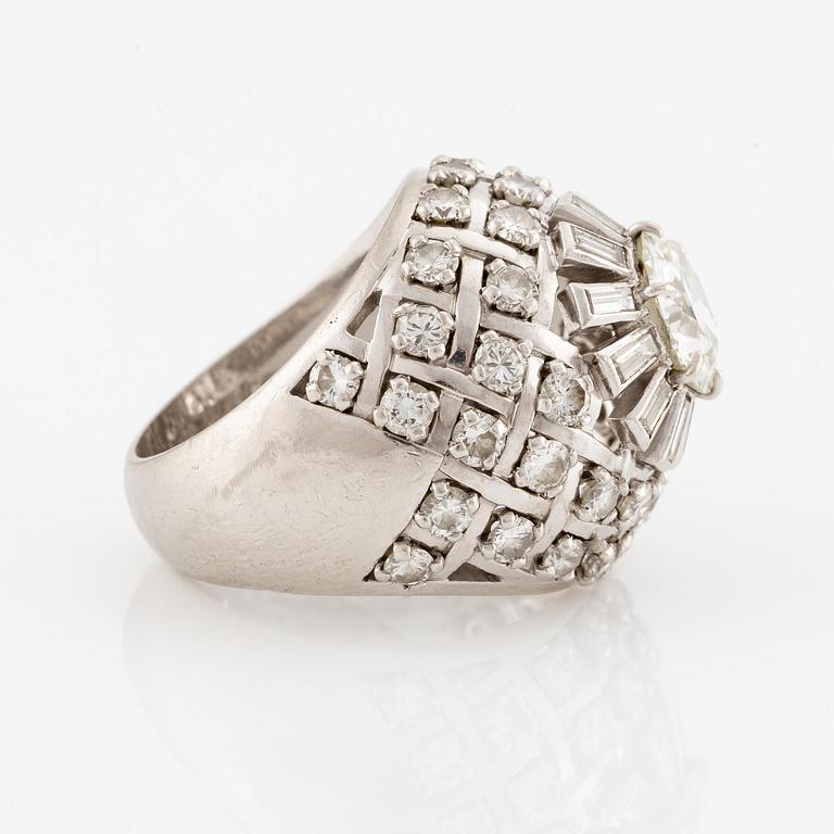 A platinum ring with an old-cut diamond ca 1.90 cts ca I/J i.