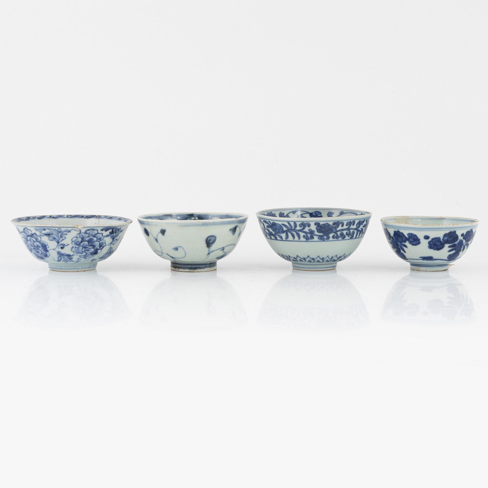 Four blue and white porcelain bowls, Ming dynasty (1368-1644).