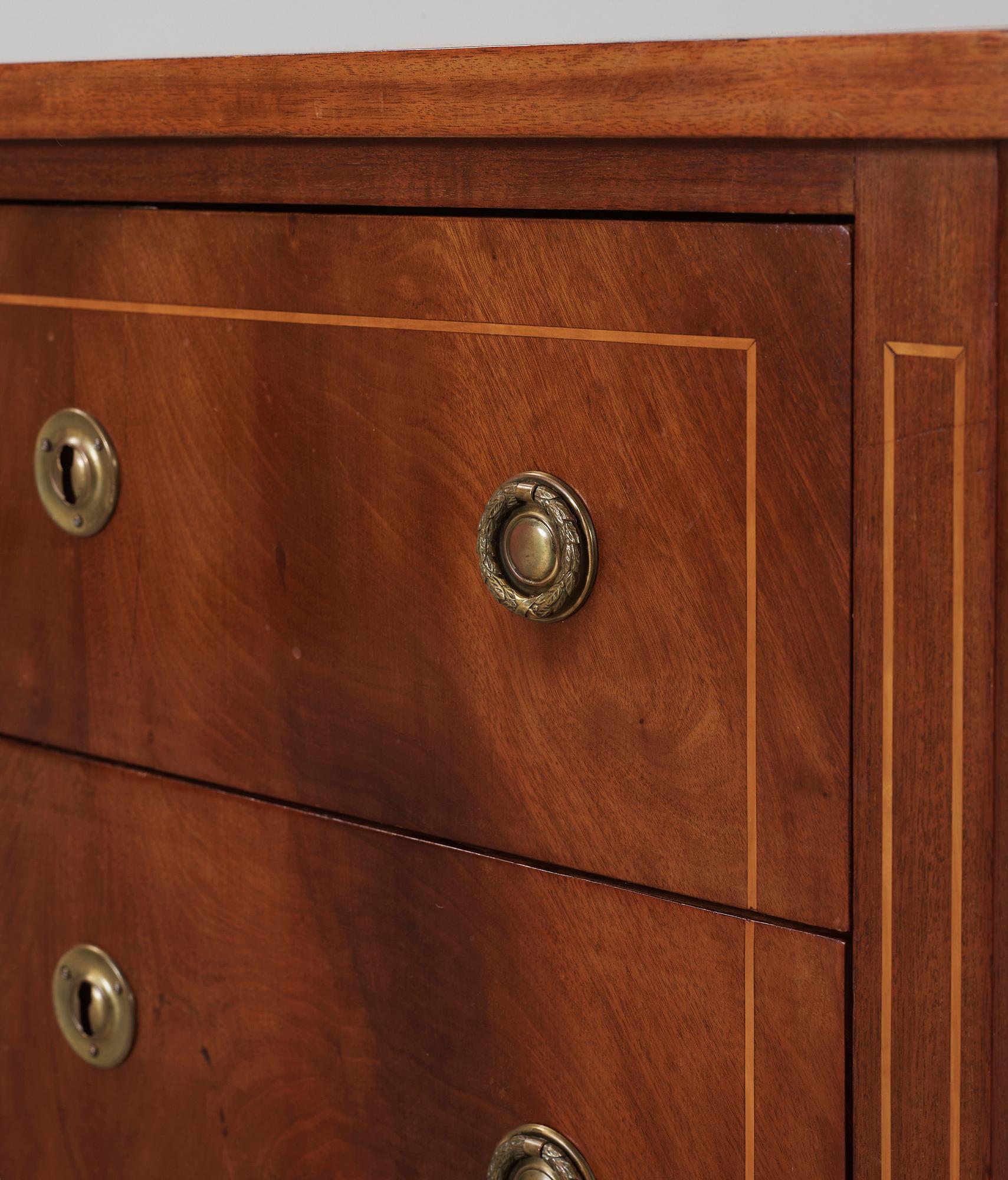 BYRÅ, sengustaviansk stil, omkring 18/1900-tal.